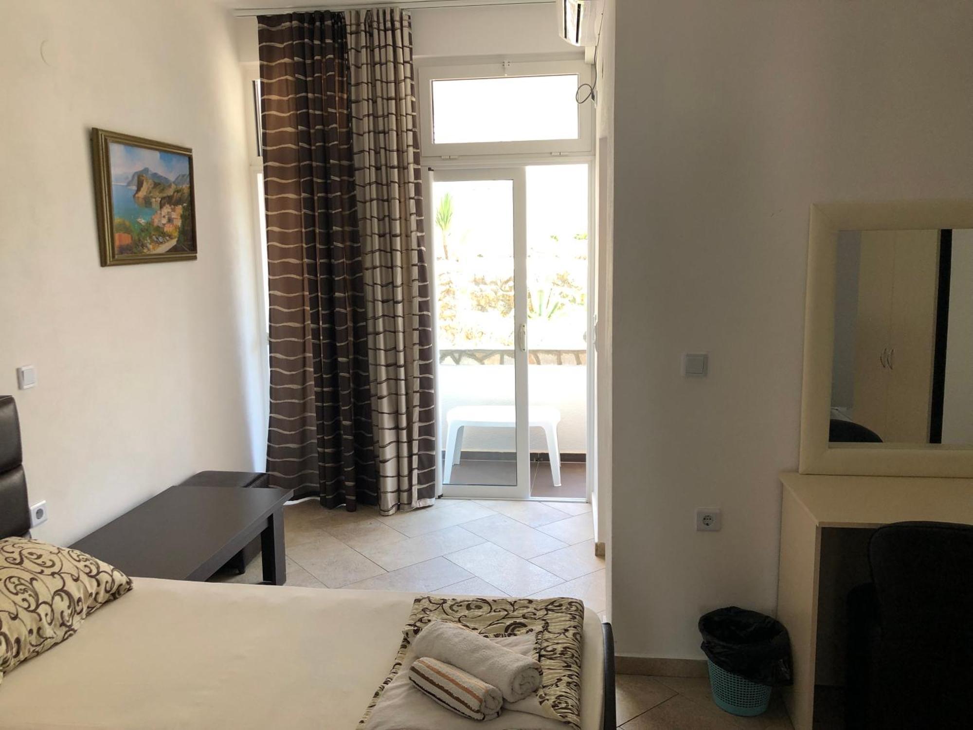 Novalic Hotel Dobra Voda Eksteriør billede