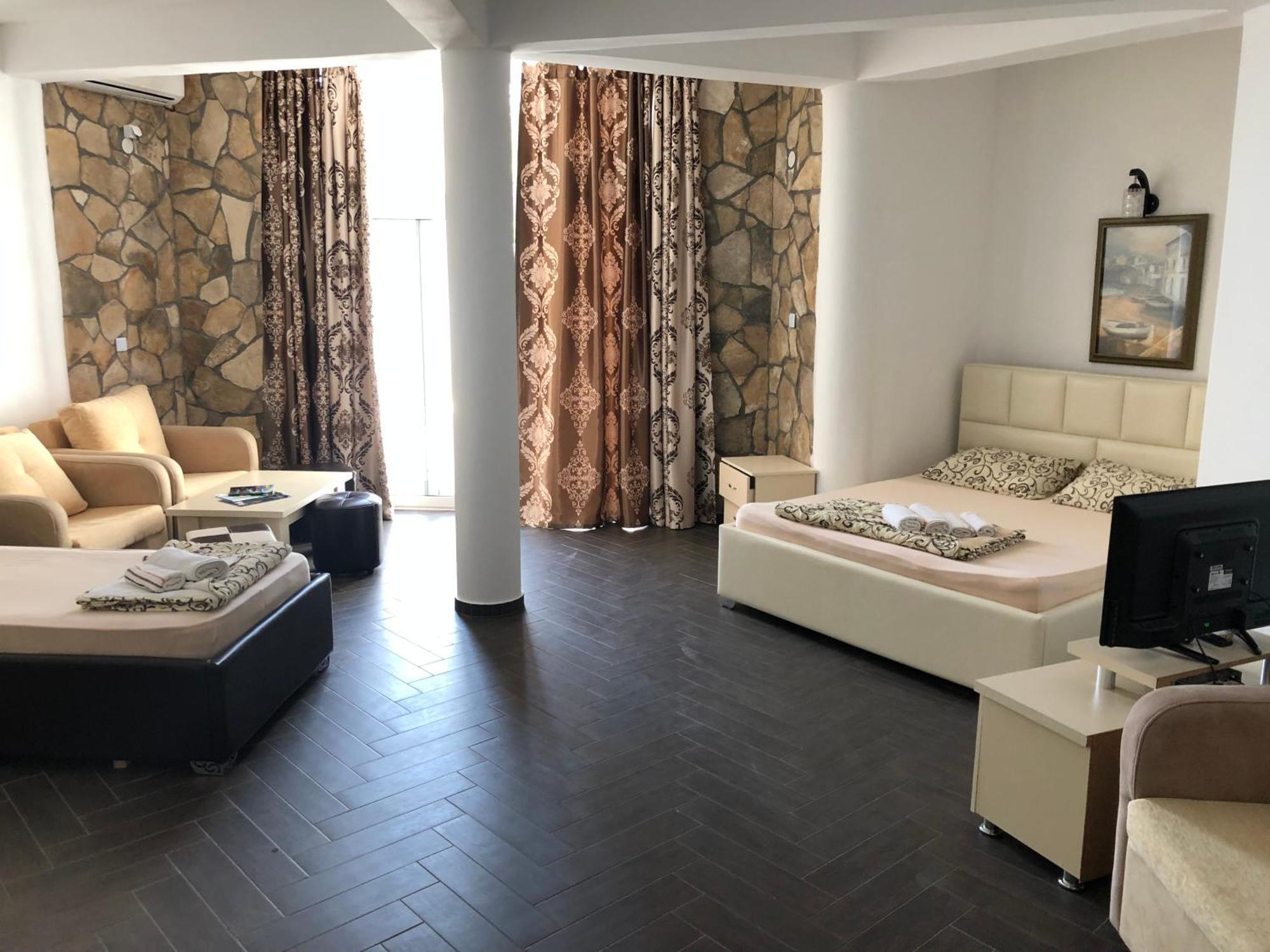 Novalic Hotel Dobra Voda Eksteriør billede