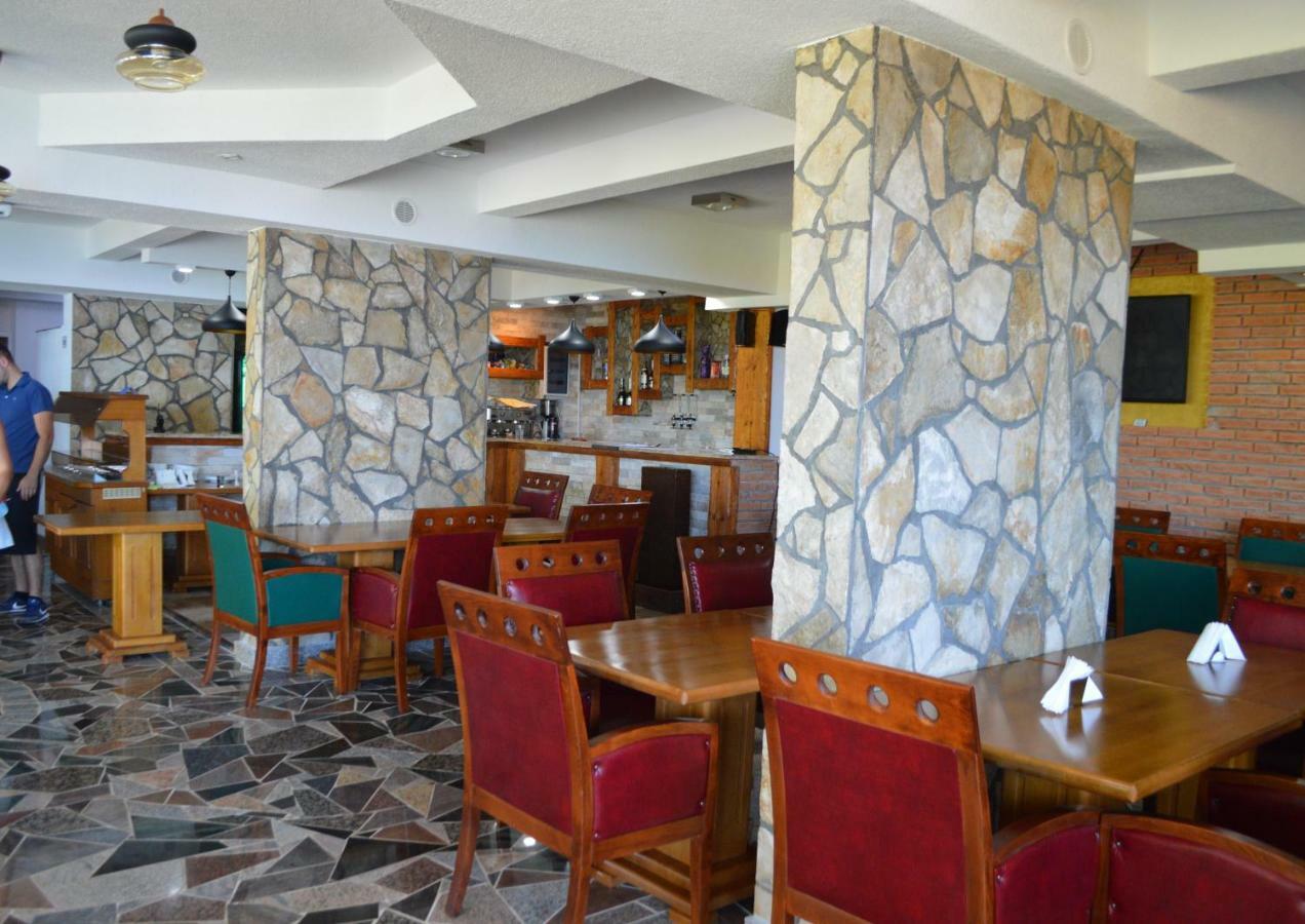 Novalic Hotel Dobra Voda Eksteriør billede